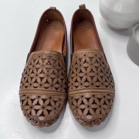 Spring Step Flowerflow Slip on Laser Cut Flat Light Brown Women 10.5 NWOB - Picture 5 of 9
